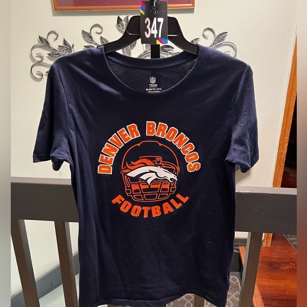 Youth XL NFL Team Apparel Denver Broncos Navy T-Shirt #347